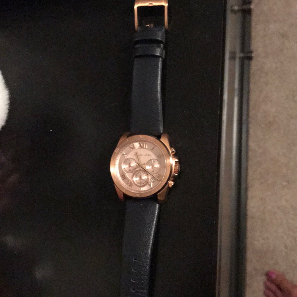 Women’s Michael Kors Watch - Picture 2 of 3